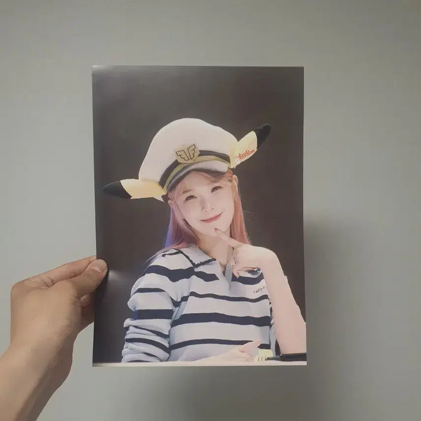 [BUNJANG] fromis_9 Baek Ji-heon Marine Look Bromide Poster Bundle Set / 프로미스나인 백지헌 포토 브로마이드 포스터 일괄