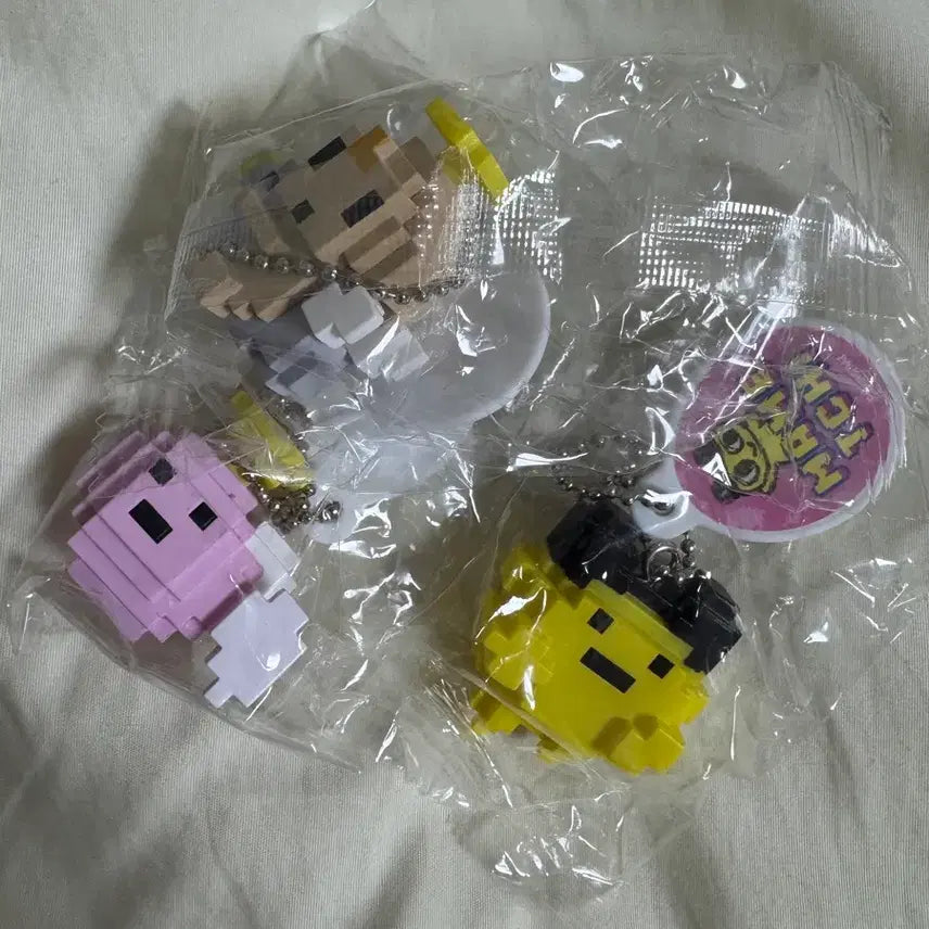 [BUNJANG] Tamagotchi Dot Keychain Gacha Mametchi Kuriten Maruten Bundle Set / 다마고치 도트 키링 가챠 마메치 쿠리텐 마루텐