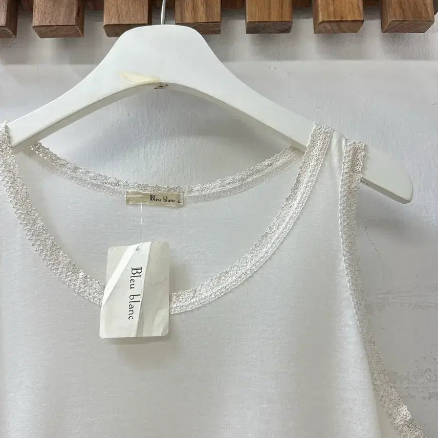 [BUNJANG] Vintage Lace Embroidered Sleeveless Top - Ivory / 택있는새상품 일본빈티지 레이스 밑단 자수 디테일 슬리브리스 탑