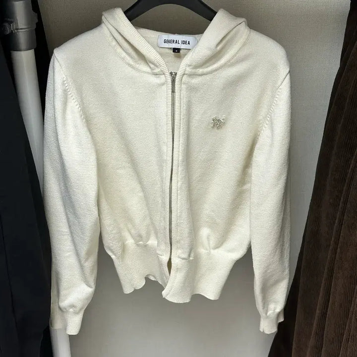 [BUNJANG] General Idea Essential Knit Hoodie Zip-Up Ivory / 제너럴아이디어 에센셜 후드 집업