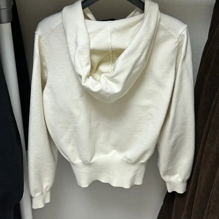 [BUNJANG] General Idea Essential Knit Hoodie Zip-Up Ivory / 제너럴아이디어 에센셜 후드 집업