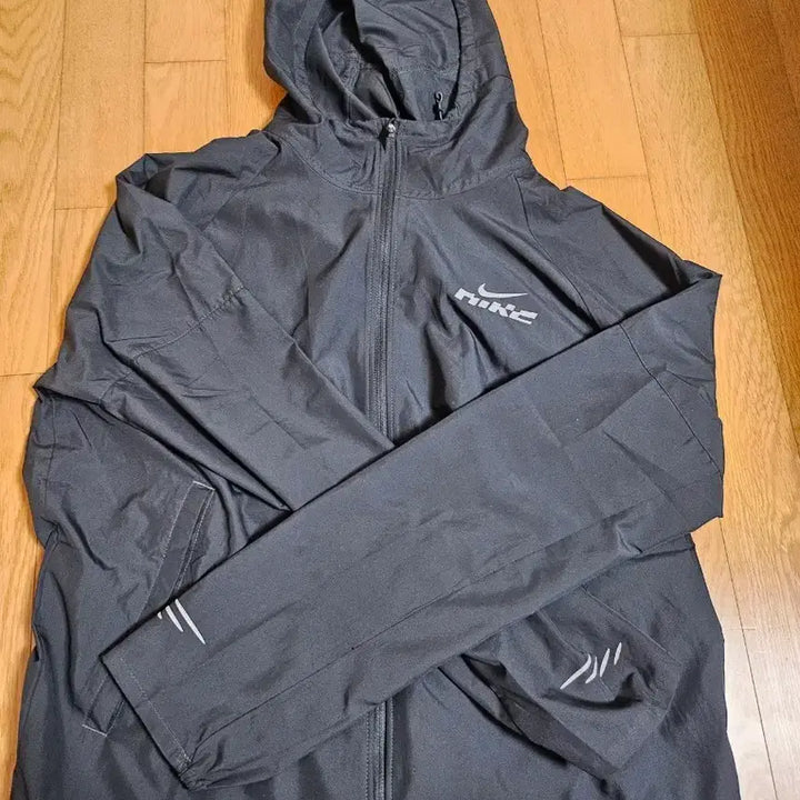[BUNJANG] Nike Miler Flash Windbreaker Jacket - Black (Size M) / 나이키 마일러플래시 바람막이 M