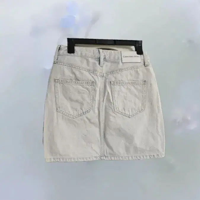 [BUNJANG] Calvin Klein Light Wash Denim Mini Skirt / 캘빈클라인 연청 데님 미니 스커트
