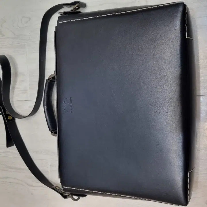[BUNJANG] Genuine Leather Briefcase Tote &amp; Cross Bag Black / 통가죽 브리프케이스 블랙 토드앤크로스