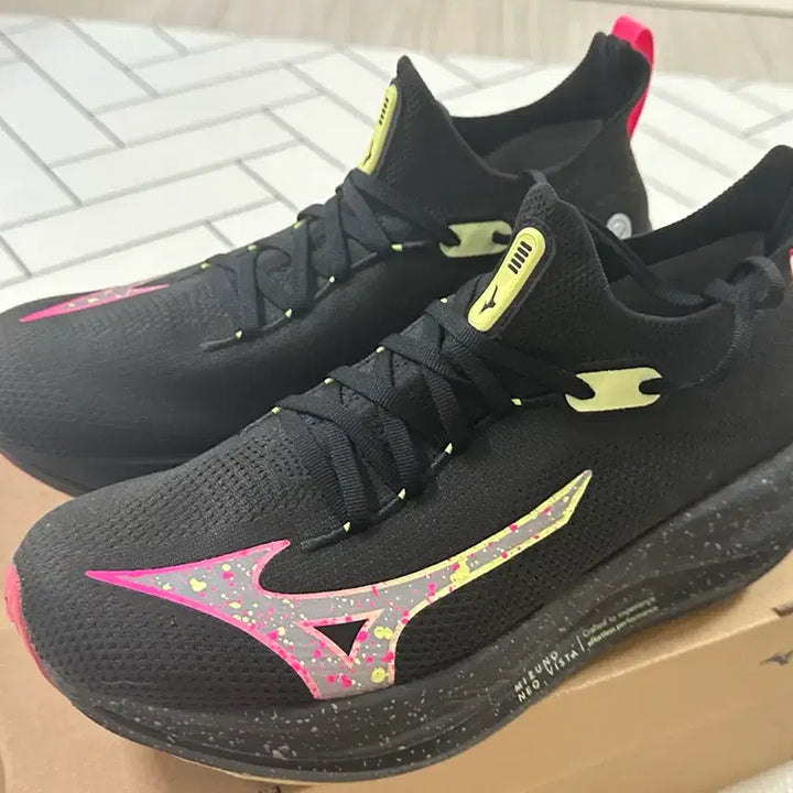 [BUNJANG] Mizuno Neo Vista Running Shoes / 미즈노 네오비스타 270