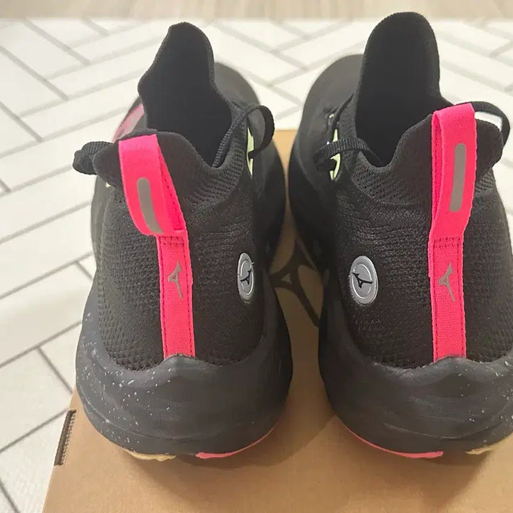 [BUNJANG] Mizuno Neo Vista Running Shoes / 미즈노 네오비스타 270