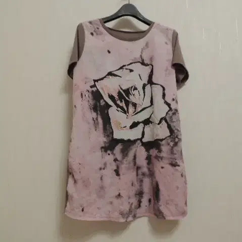 [BUNJANG] Gold Pearl Printing Top / 입으면 넘 예쁜 금펄 프린팅 탑 / 반품 44cm