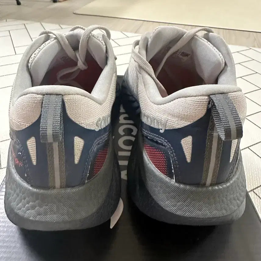 [BUNJANG] Saucony Triumph 22 Wide Running Shoes (265mm) / 써코니 트라이엄프22 와이드 265