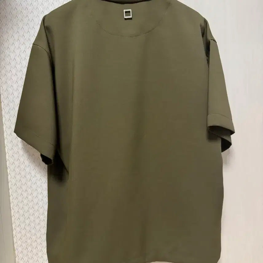 [BUNJANG] Wooyoungmi 26SS Khaki Open Collar T-Shirt Size 46 / 우영미 26ss 카키 오픈 칼라 티셔츠 (46)