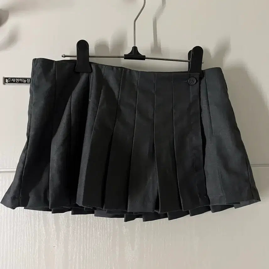 [BUNJANG] Brandy Melville Dana Skirt / 브랜디멜빌 dana 스커트