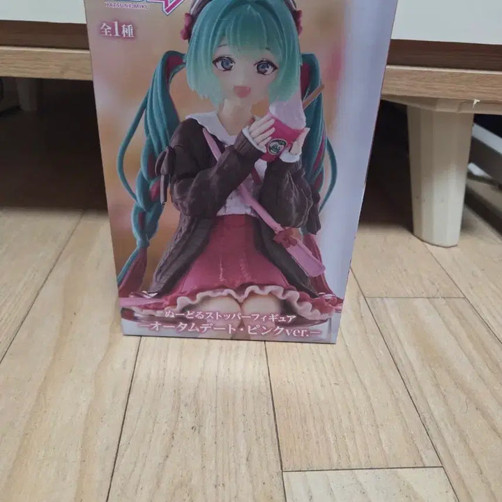 [BUNJANG] Hatsune Miku Autumn Date Pink Ver. Figure / 하츠네 미쿠 오텀 데이트 핑크ver 피규어