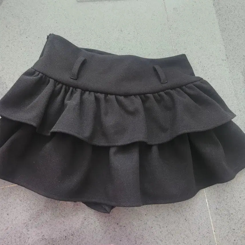 [BUNJANG] Amebly Temu Black Mini Skirt with Ruffled Tiers / 에이블리 테무 치마