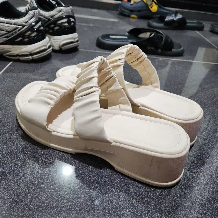 [BUNJANG] Avely Shirring Platform Sandals (Ivory, Size 250) / 에이블리 아이보리 셔링통굽 샌들250
