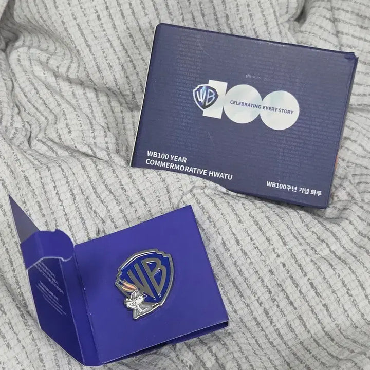 [BUNJANG] Warner Bros. 100th Anniversary Hwatu Go-Stop Badge (Sealed) / 워너브라더스 100주년 기념 화two 고스톱 뱃지 미개봉 새상품 양도