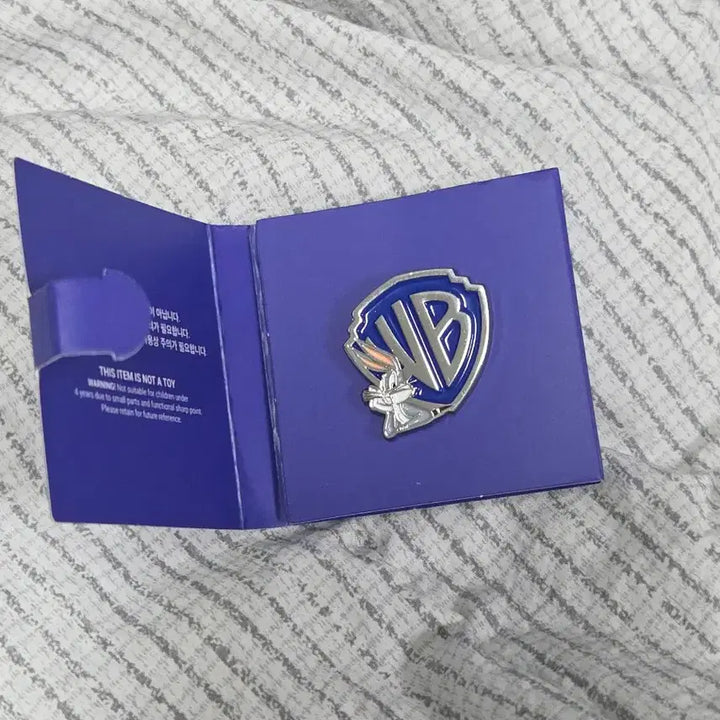 [BUNJANG] Warner Bros. 100th Anniversary Hwatu Go-Stop Badge (Sealed) / 워너브라더스 100주년 기념 화two 고스톱 뱃지 미개봉 새상품 양도