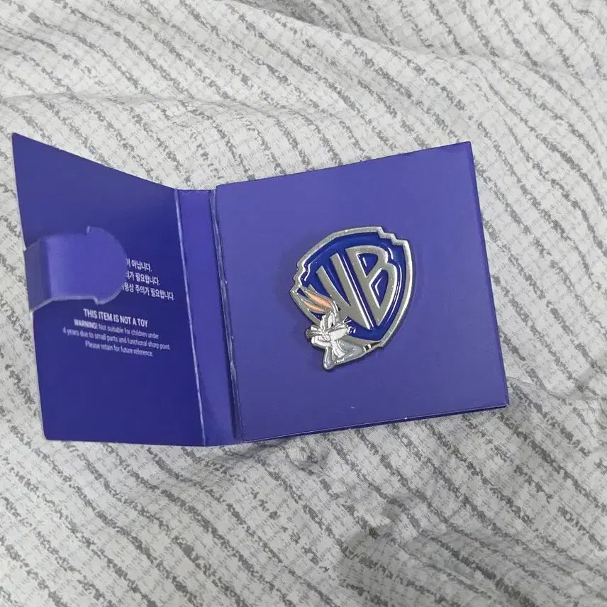 [BUNJANG] Warner Bros. 100th Anniversary Hwatu Go-Stop Badge (Sealed) / 워너브라더스 100주년 기념 화two 고스톱 뱃지 미개봉 새상품 양도