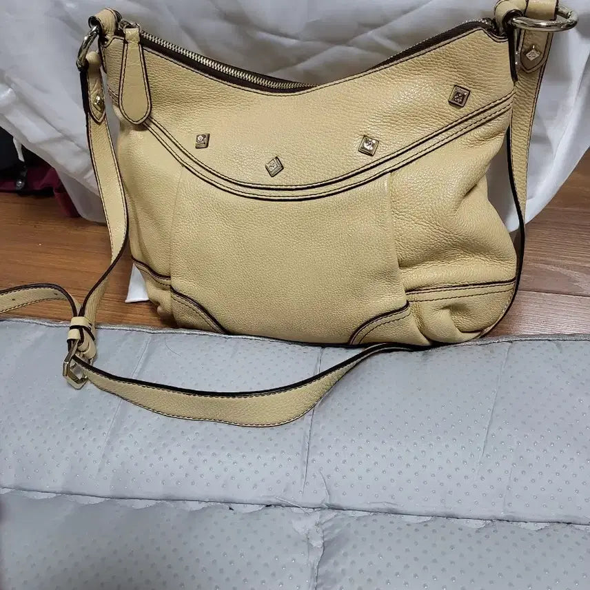 [BUNJANG] MCM Shoulder Bag / 엠씨엠 가방 성주택 있어요