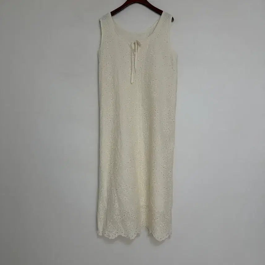 [BUNJANG] Ivory Punching Sleeveless Long Dress / 펀칭나시원피스.<새옷