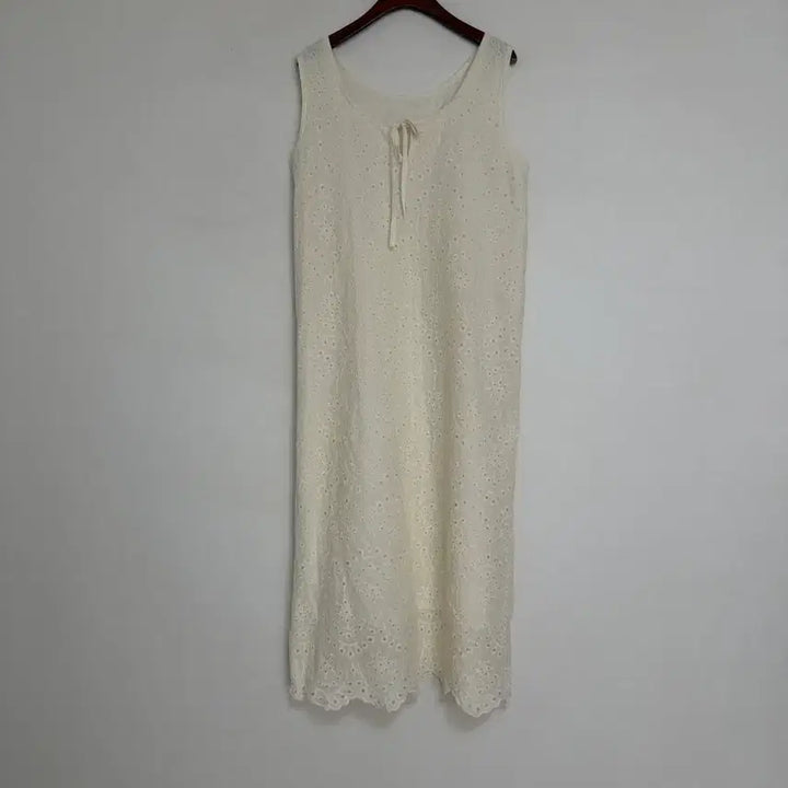 [BUNJANG] Ivory Punching Sleeveless Long Dress / 펀칭나시원피스.<새옷