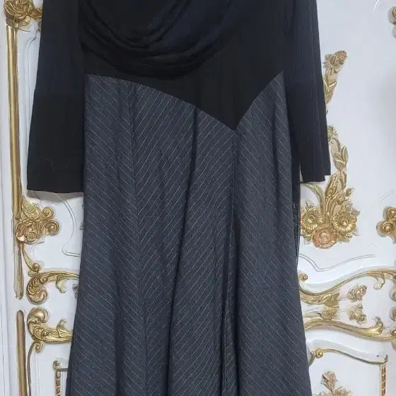 [BUNJANG] URF by Kim Sunghoon Striped Long Dress / URF by 김성훈  스트라이프,롱원피스