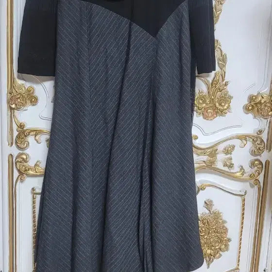 [BUNJANG] URF by Kim Sunghoon Striped Long Dress / URF by 김성훈  스트라이프,롱원피스