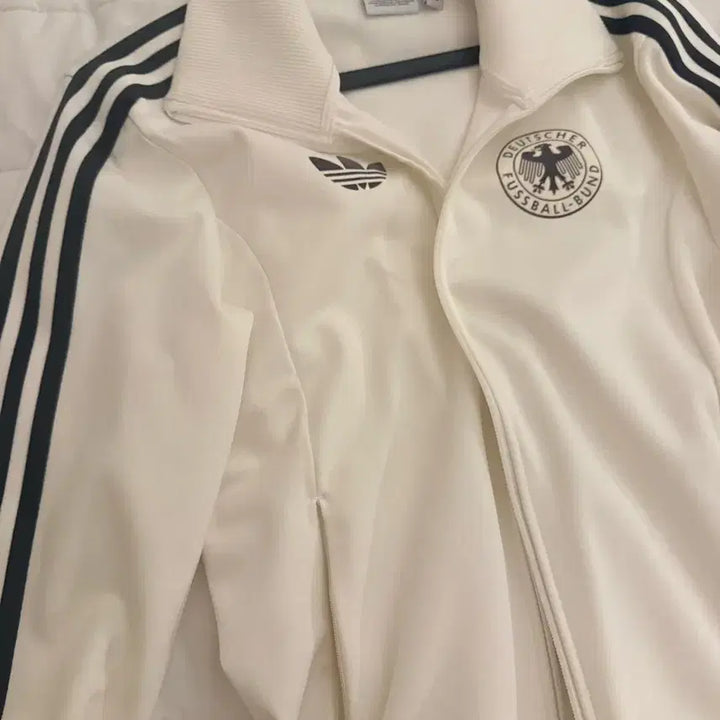[BUNJANG] Adidas Beckenbauer Track Top Off White M / 아디다스 독일 베켄바우어 트랙 탑 오프 화이트 M