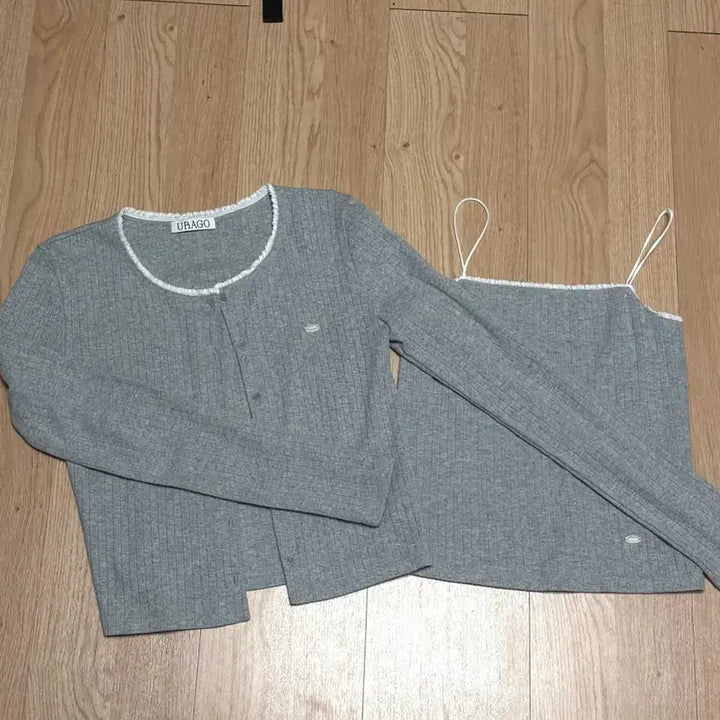 [BUNJANG] Uurgo Eyelet Lace Cardigan and Camisole Set - Grey / 유라고 Eyelet lace  아일렛 레이스 가디건 나시 세트 그레이