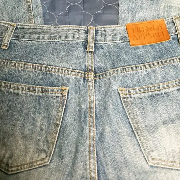 [BUNJANG] Trendy Apparel Long Version Bootcut Washed Denim Pants (Medium Blue, L) / 트렌디 어패럴 롱버전 부츠컷 워싱 데님팬츠 미들블루 (L)