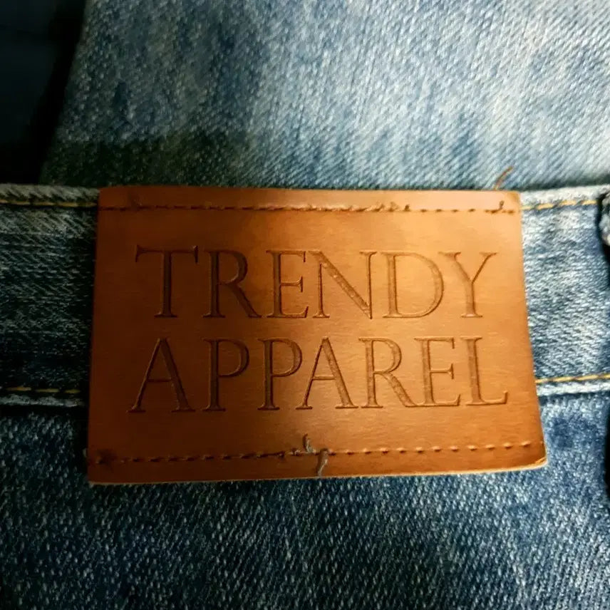 [BUNJANG] Trendy Apparel Long Version Bootcut Washed Denim Pants (Medium Blue, L) / 트렌디 어패럴 롱버전 부츠컷 워싱 데님팬츠 미들블루 (L)