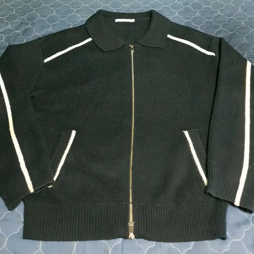[BUNJANG] KIMUER Colorblock Knit Zip-up Navy (L) / 키뮤어 카라넥 배색 니트집업 네이비 (L)