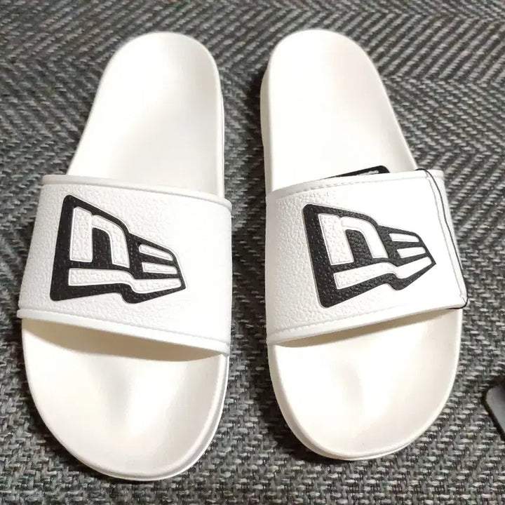 [BUNJANG] New Era Shower Slide Sandals 280mm / 뉴에라 샤워 슬라이드 슬리퍼 280mm 새제품
