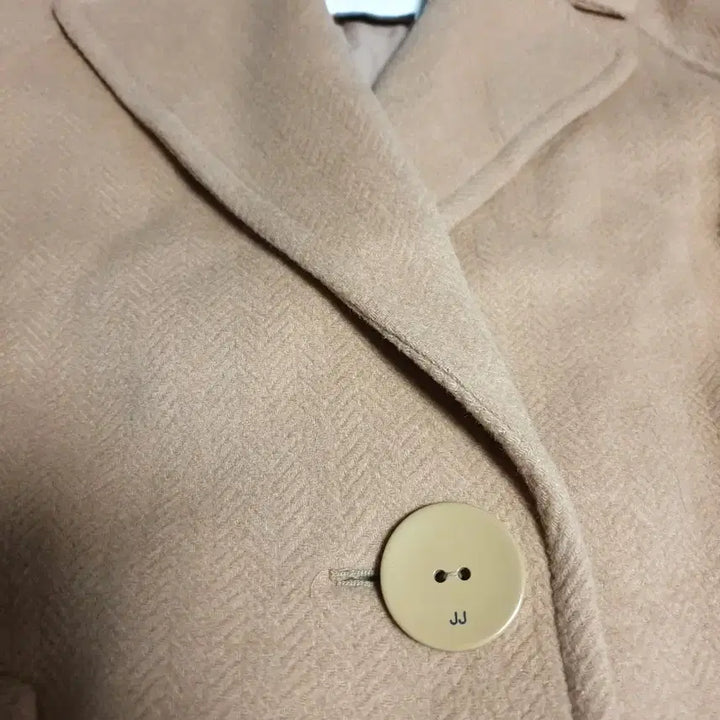 [BUNJANG] Jucy Judy Herringbone Cashmere Wool Breasted Long Coat Beige / 쥬시쥬디 핸드메이드 헤링본 캐시미어 울 브레스티드 롱코트 베이지 (S)