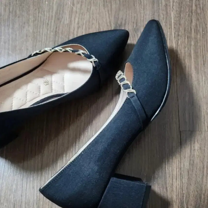 [BUNJANG] Elcanto Pumps 230mm Cubic Embellished Pointed Toe Low Heel / 실착1회.엘칸토 펌프스 230사이즈