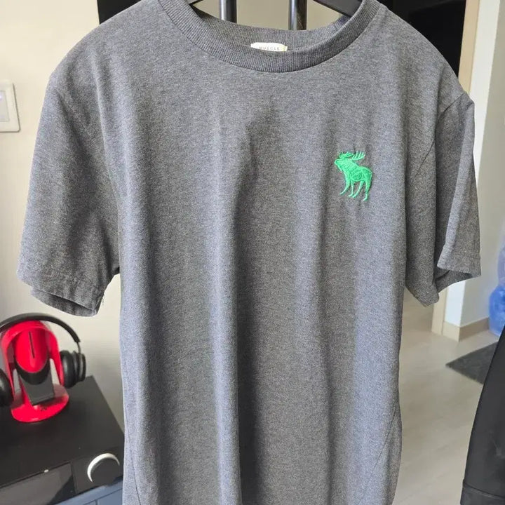 [BUNJANG] Abercrombie &amp; Fitch Grey Short Sleeve T-Shirt / 아베크롬비 그레이 반팔 티셔츠