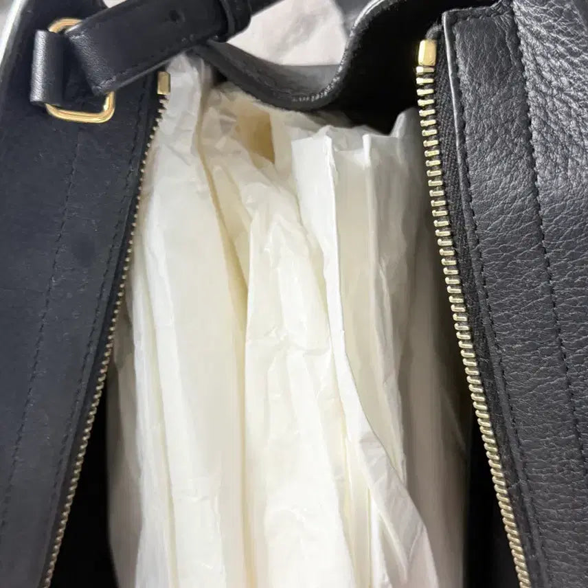 [SOLD OUT] 생로랑 블랙 레더 가방