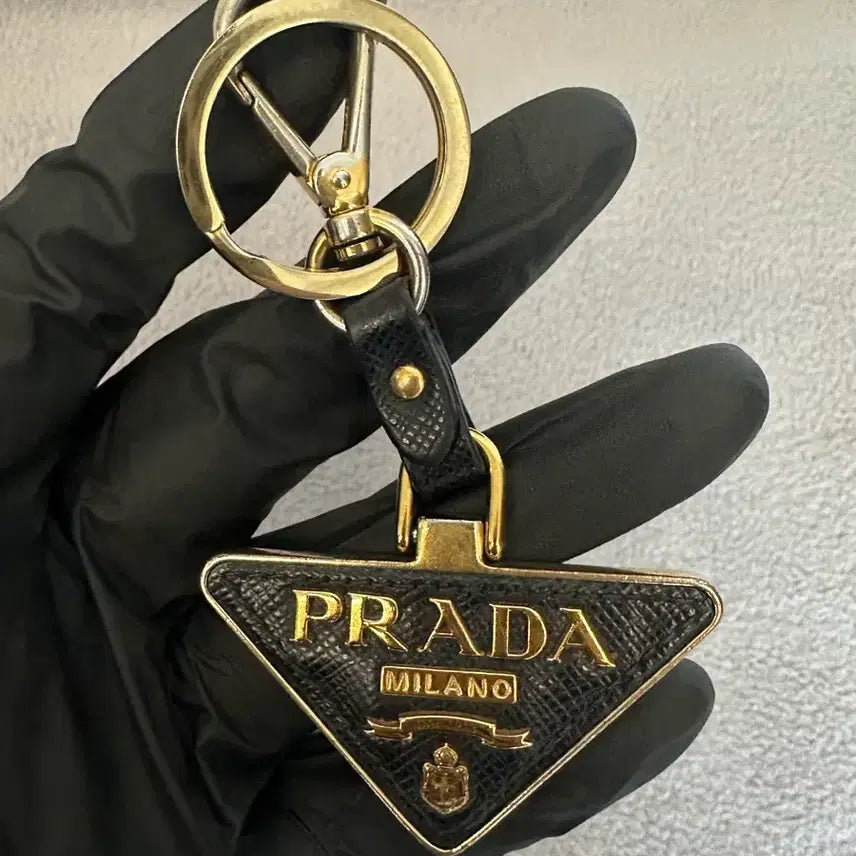 [BUNJANG] Prada Triangle Logo Keyring / 프라다 삼각로고 키링