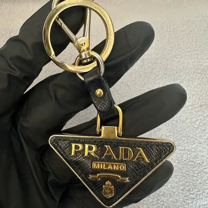 [BUNJANG] Prada Triangle Logo Keyring / 프라다 삼각로고 키링