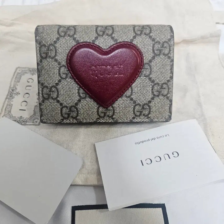[BUNJANG] Gucci GG Heart Card Wallet / 구찌 GG 하트 카드지갑 반지갑 모델 648848