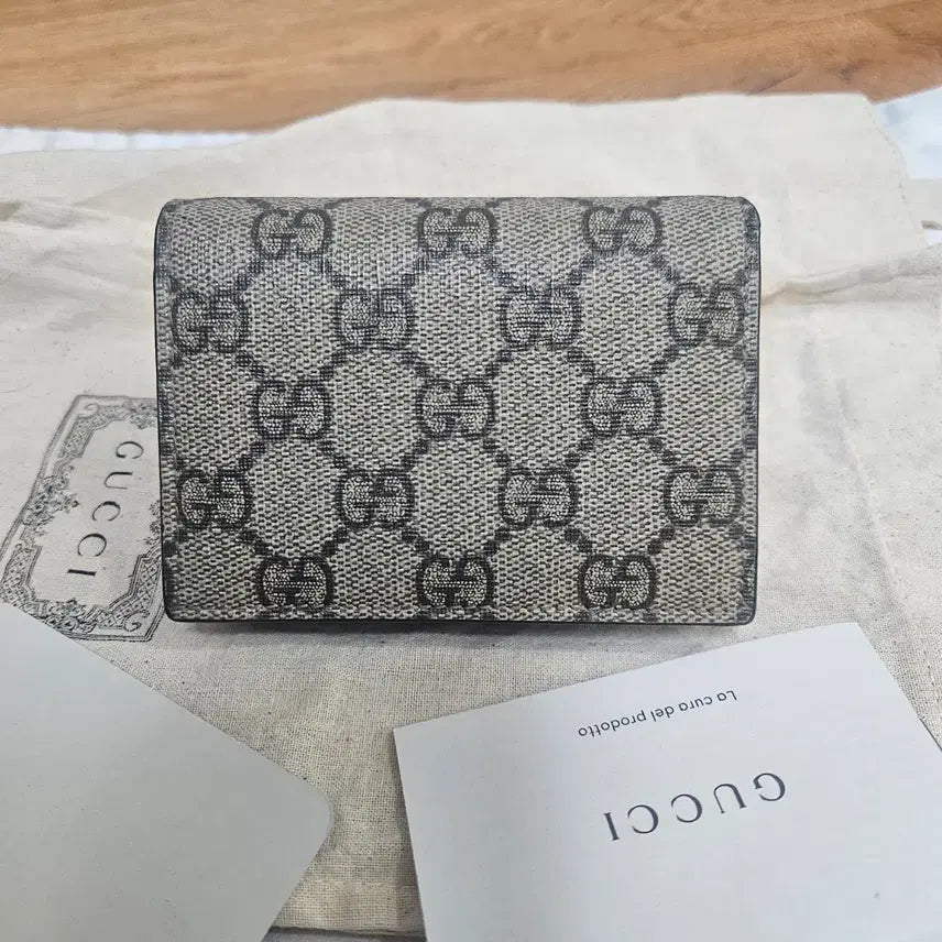 [BUNJANG] Gucci GG Heart Card Wallet / 구찌 GG 하트 카드지갑 반지갑 모델 648848