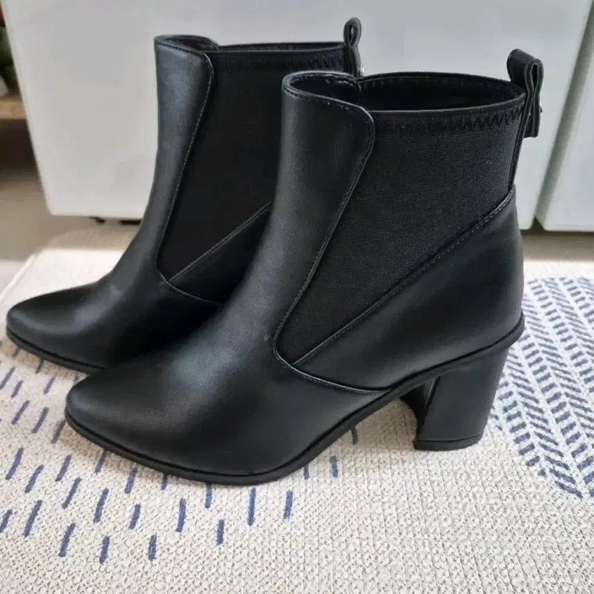 [BUNJANG] Black Ankle Boots with Heel / 검정색 앵클 부츠 힐