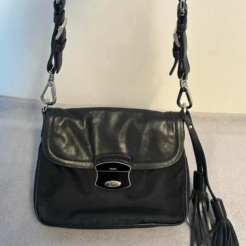 [BUNJANG] Prada Black Tassel Shoulder Bag / 프라다 블랙 태슬 숄더백