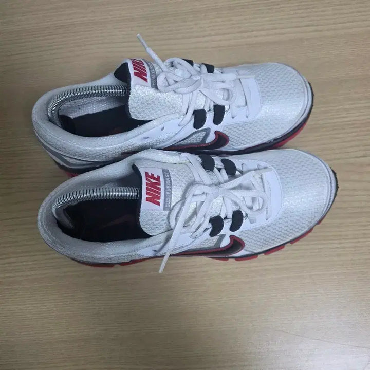 [SOLD OUT] 나이키 듀얼 퓨전 ST 흰빨 운동화  사이즈 265