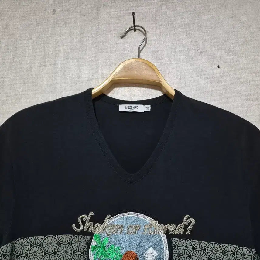 [BUNJANG] Moschino Black V-Neck Short Sleeve T-Shirt XL / 모스키노 블랙 V넥 반팔 티셔츠 (xl)