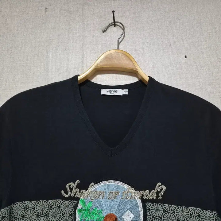 [BUNJANG] Moschino Black V-Neck Short Sleeve T-Shirt XL / 모스키노 블랙 V넥 반팔 티셔츠 (xl)