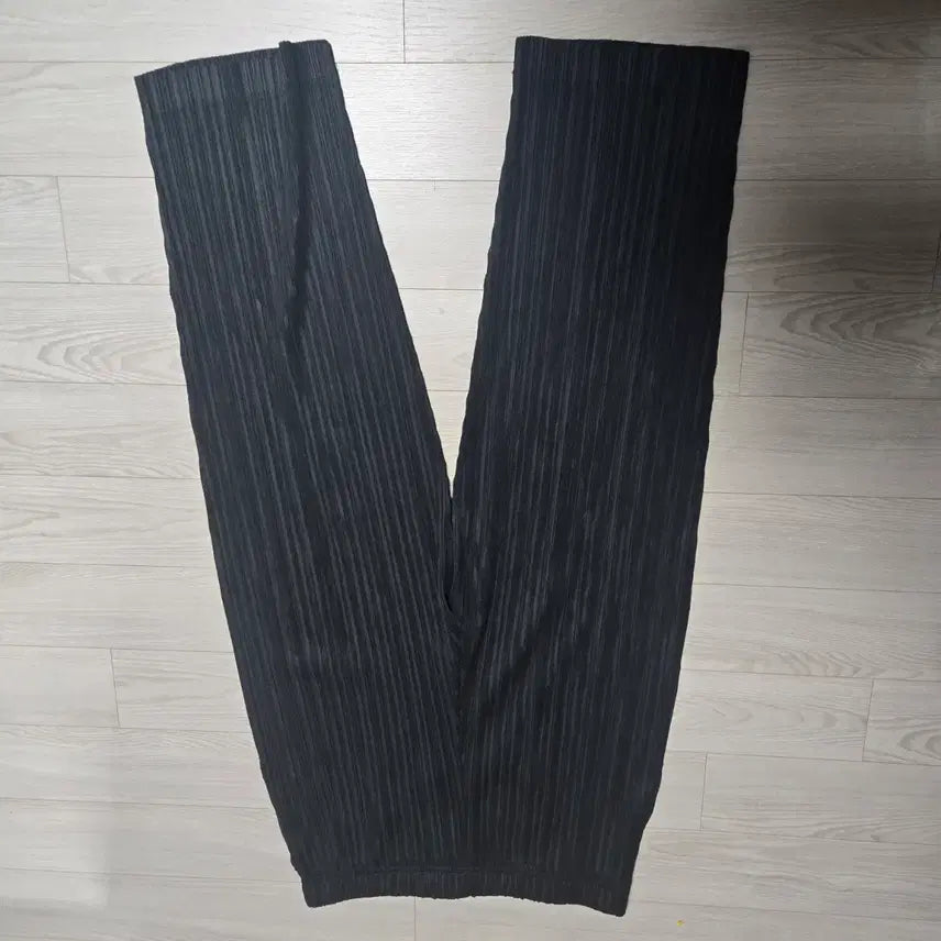 [BUNJANG] Pleats Me Black Pleated Pants / 오늘만이가격!!   플리츠미 검정색 플리츠 주름 바지 free