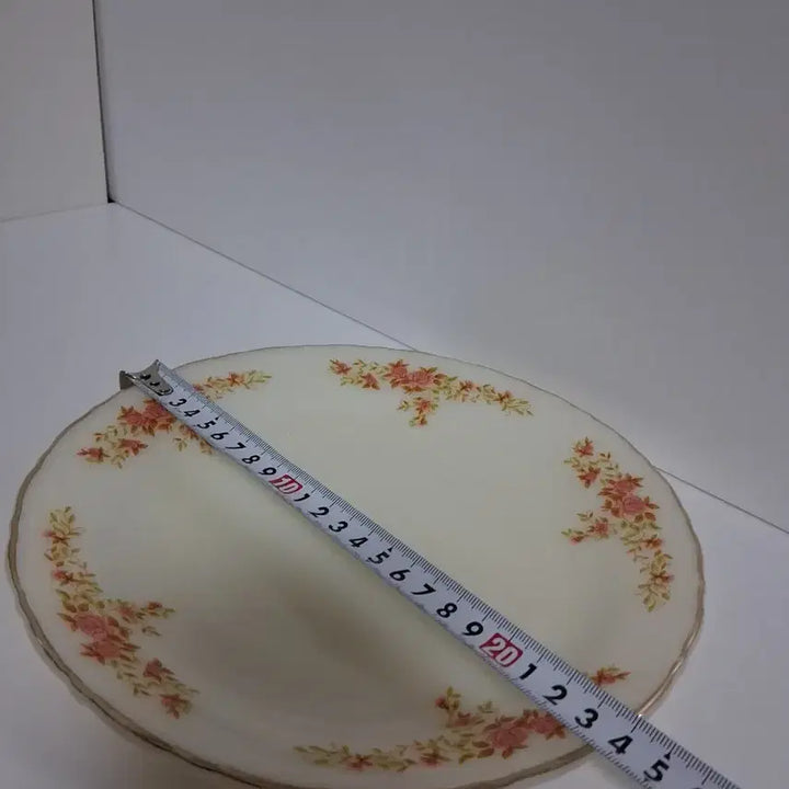 [BUNJANG] Vintage Milk Glass Plate / 빈티지 밀크글라스 접시