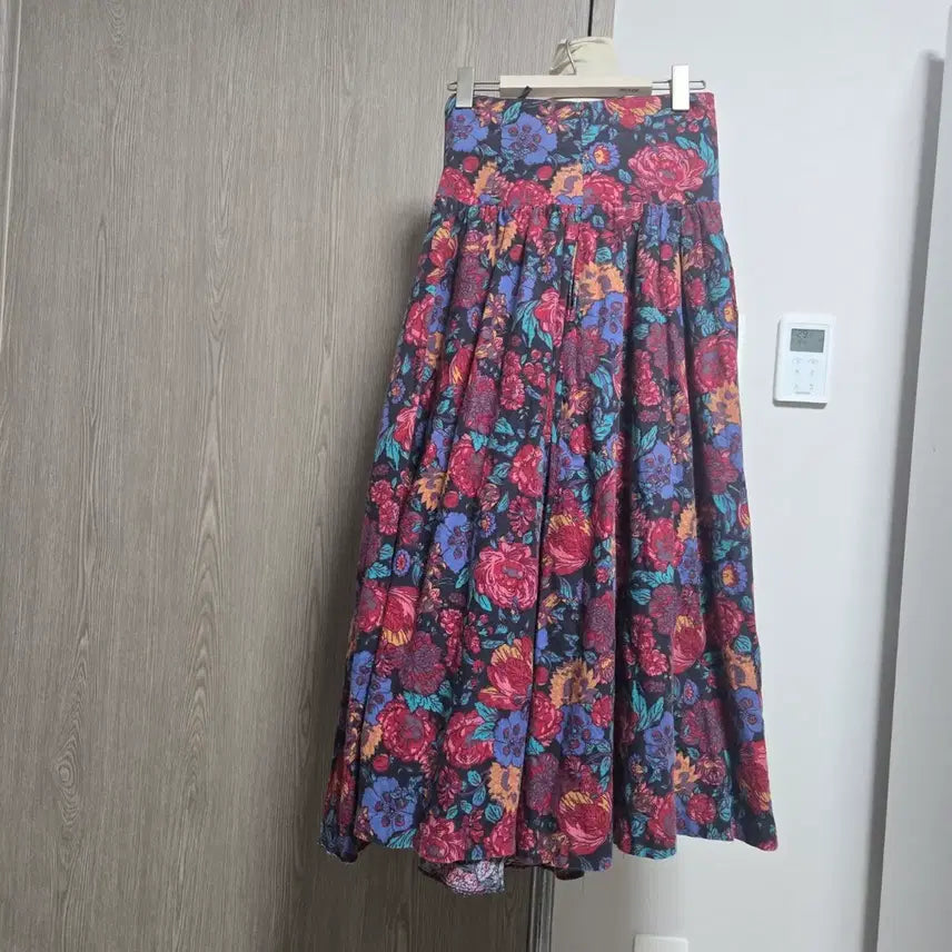 [BUNJANG] Laura Ashley Floral Ruffle Maxi Skirt / 로라애슐리 플라워 패턴 캉캉 롱 스커트