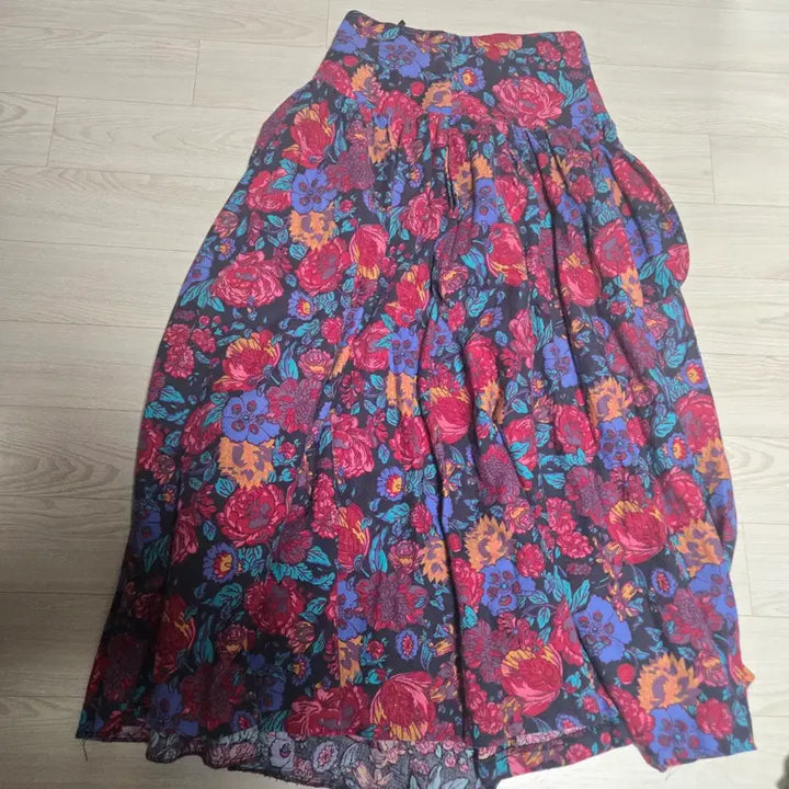[BUNJANG] Laura Ashley Floral Ruffle Maxi Skirt / 로라애슐리 플라워 패턴 캉캉 롱 스커트