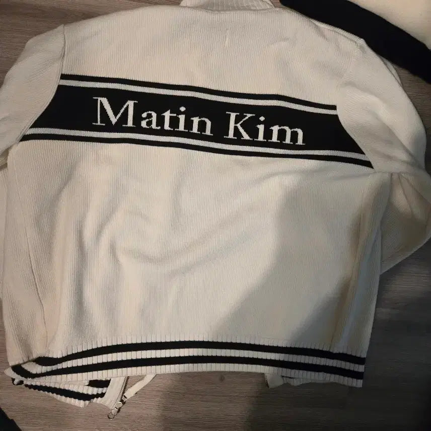 [BUNJANG] Matinkim Knit Zip-Up / 마뗑킴 니트집업