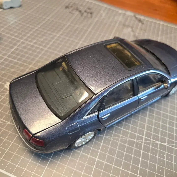 [BUNJANG] Audi A8 Diecast Model Car / 아우디 A8 모형 자동차 다이캐스트